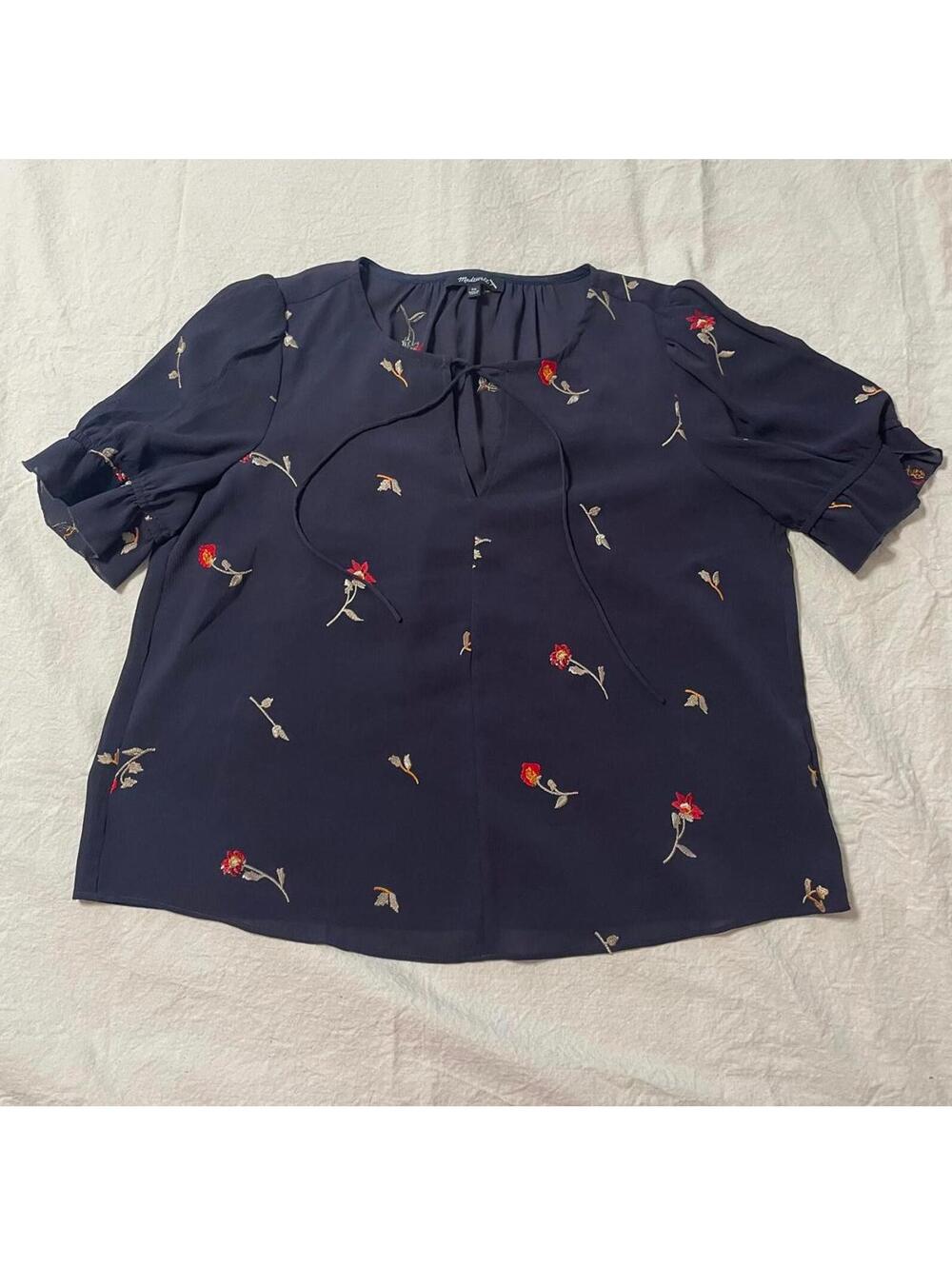 Madewell XS Short sleeve navy blue top with floral embroidery cottage feminine